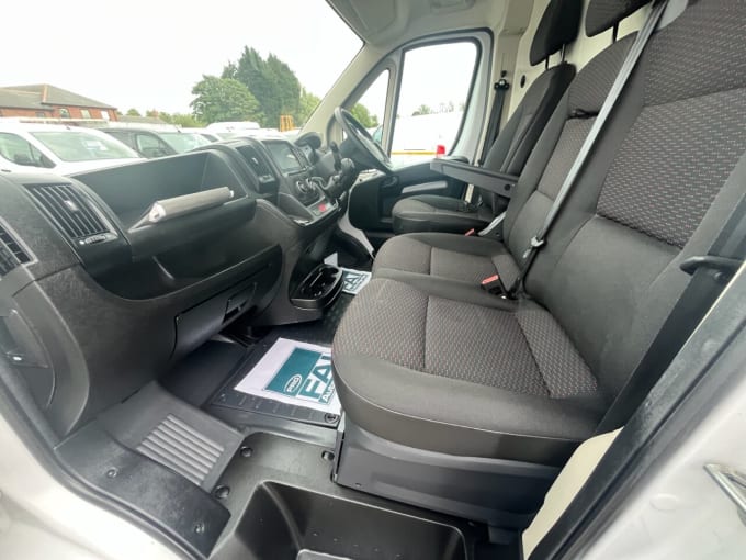 2025 Vauxhall Movano