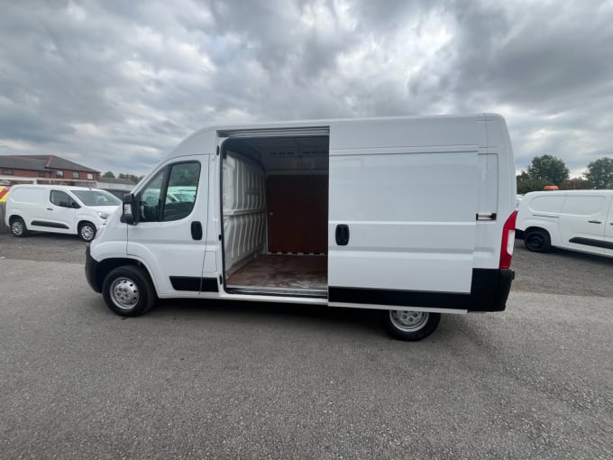 2025 Vauxhall Movano