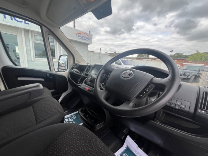 2025 Vauxhall Movano