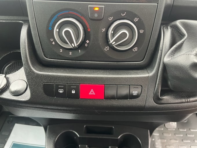 2025 Vauxhall Movano