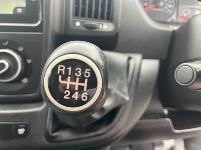 2025 Vauxhall Movano
