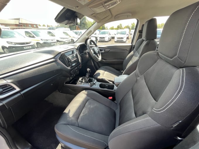 2025 Isuzu D-max