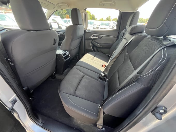 2025 Isuzu D-max
