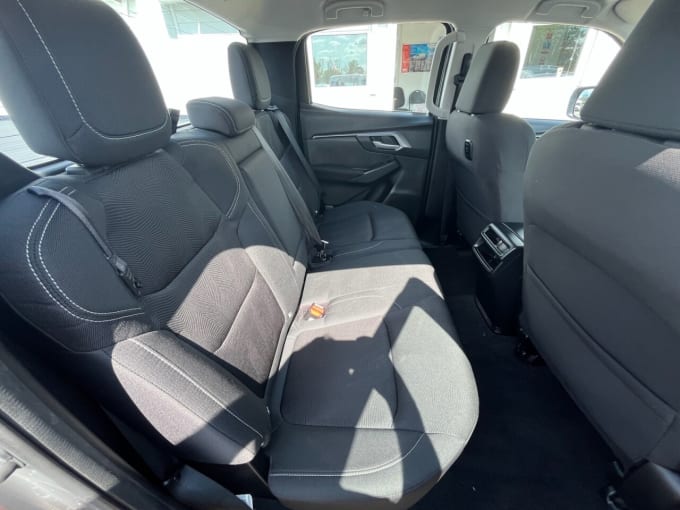 2025 Isuzu D-max