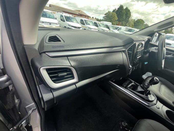 2025 Isuzu D-max