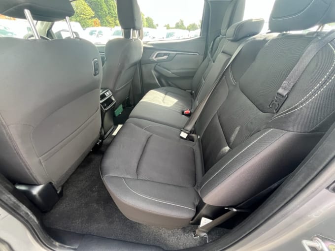 2025 Isuzu D-max