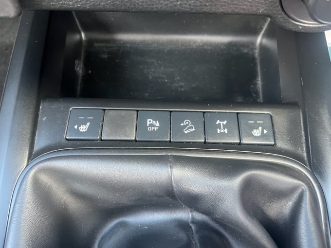 2025 Isuzu D-max
