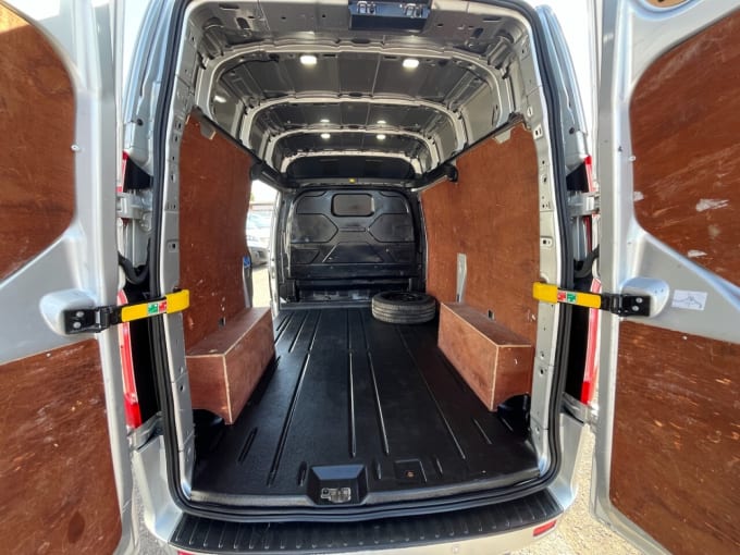 2025 Ford Transit Custom