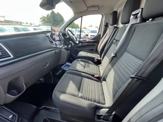 2025 Ford Transit Custom