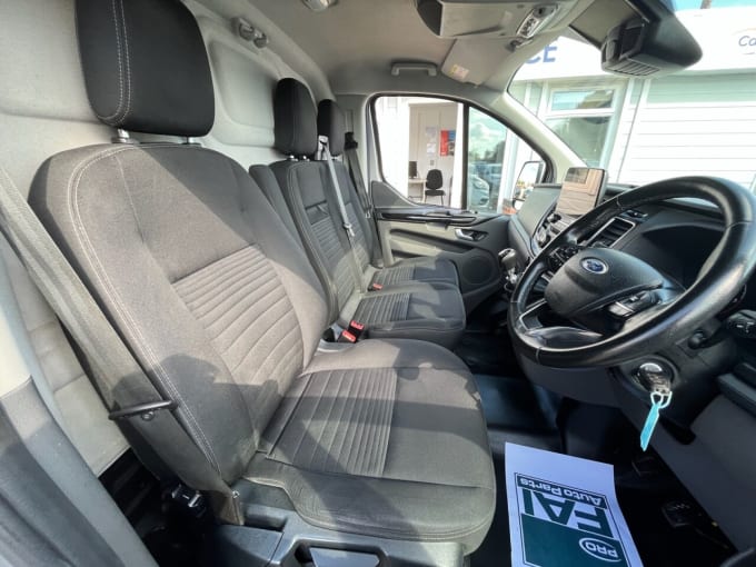 2025 Ford Transit Custom
