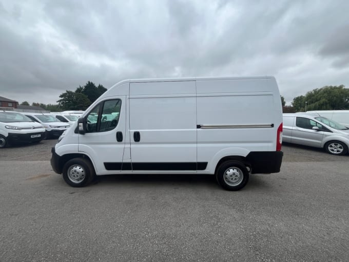 2025 Vauxhall Movano