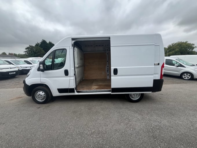2025 Vauxhall Movano
