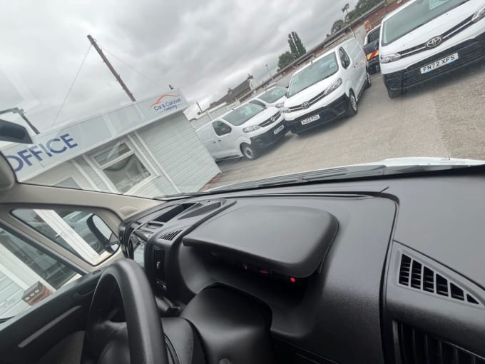 2025 Vauxhall Movano