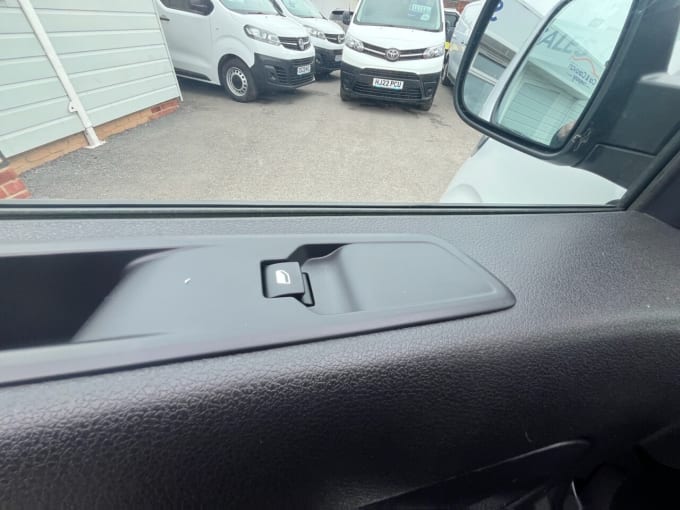 2025 Vauxhall Vivaro