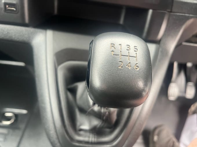 2025 Vauxhall Vivaro
