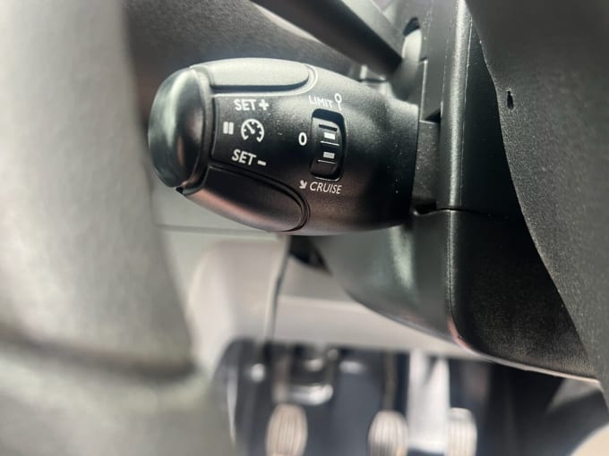 2025 Vauxhall Vivaro