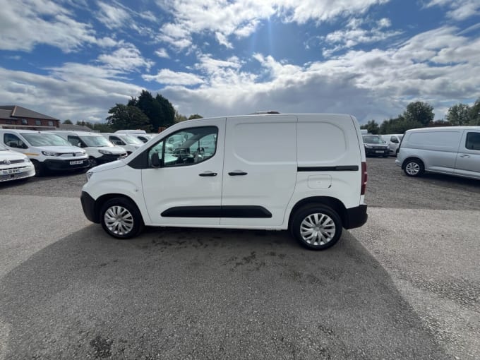 2025 Peugeot Partner