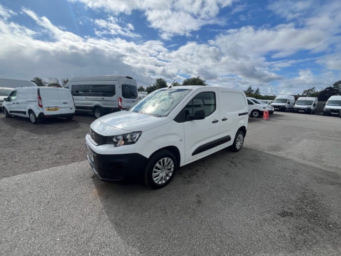 2025 Peugeot Partner