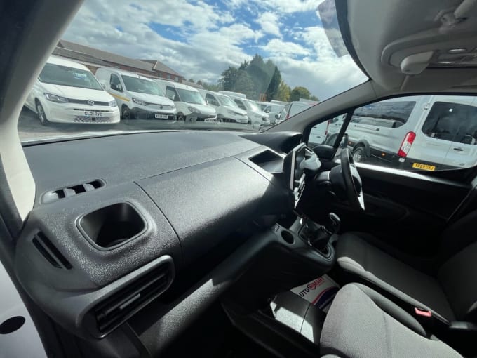 2025 Peugeot Partner