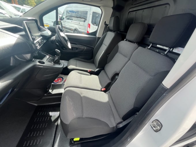 2025 Peugeot Partner