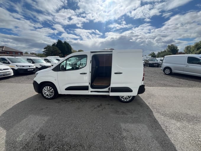 2025 Peugeot Partner