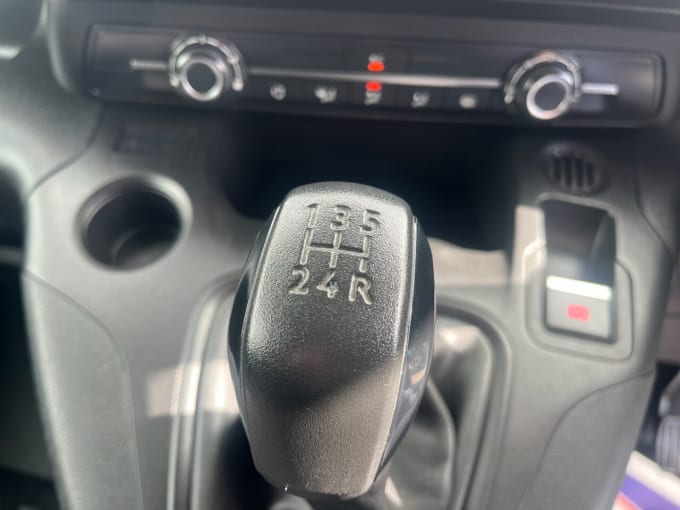 2025 Peugeot Partner