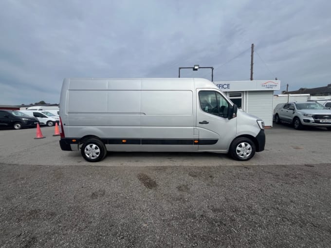 2025 Renault Master