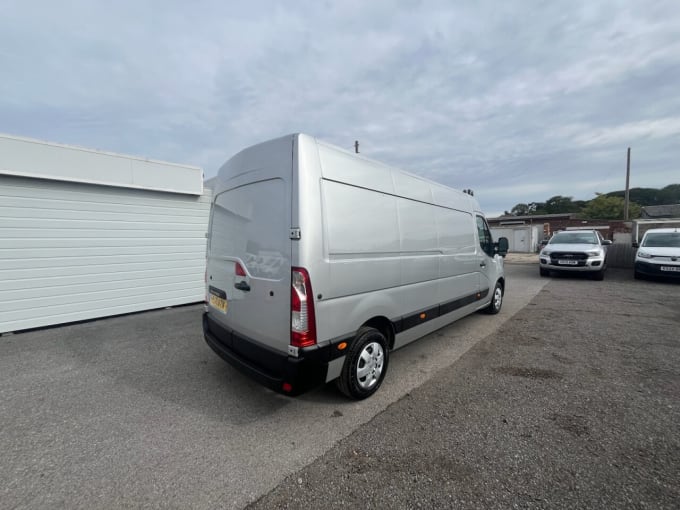 2025 Renault Master