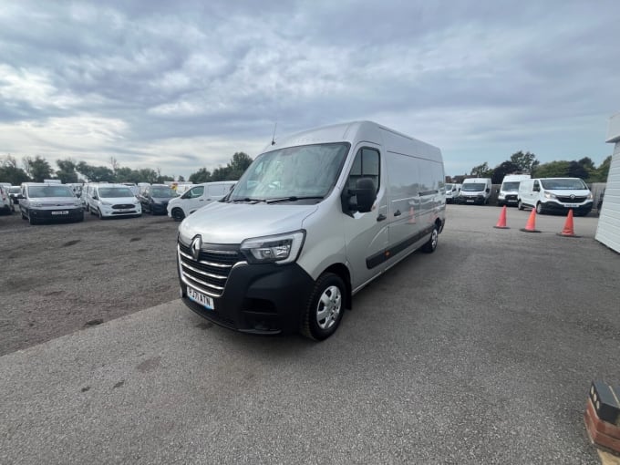 2025 Renault Master