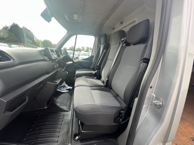 2025 Renault Master
