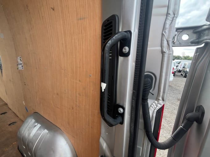 2025 Renault Master