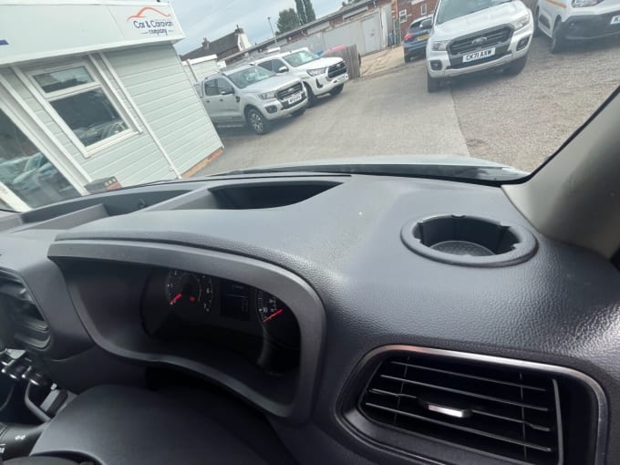 2025 Renault Master