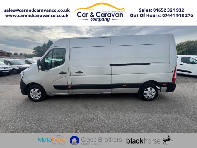 2025 Renault Master