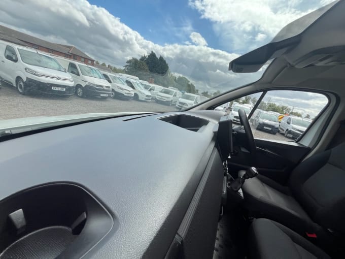 2025 Renault Trafic