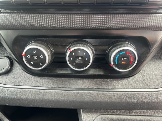 2025 Renault Trafic
