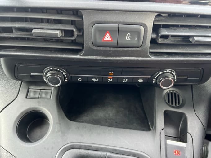 2025 Vauxhall Combo
