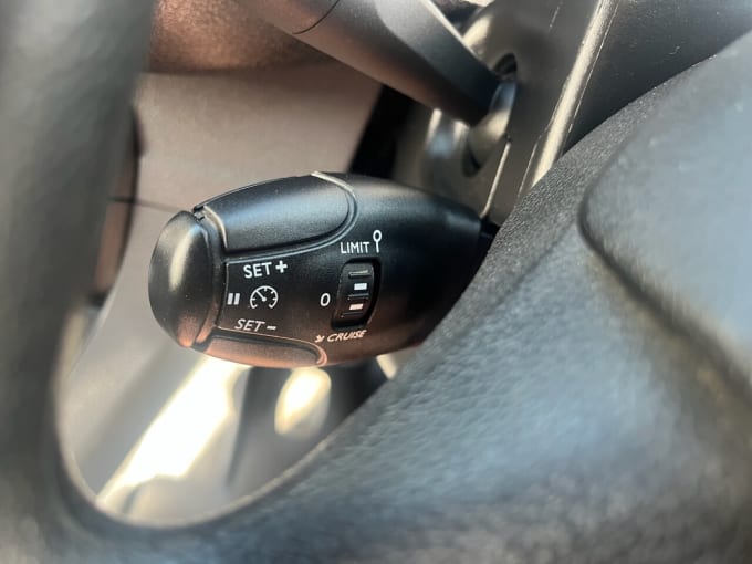 2025 Vauxhall Vivaro