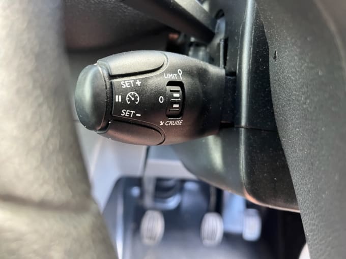 2025 Vauxhall Vivaro