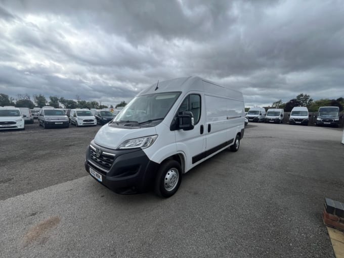 2025 Vauxhall Movano