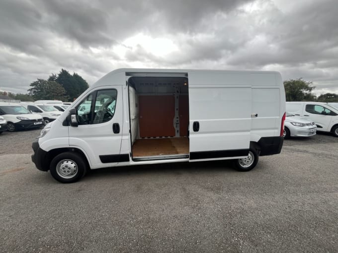 2025 Vauxhall Movano