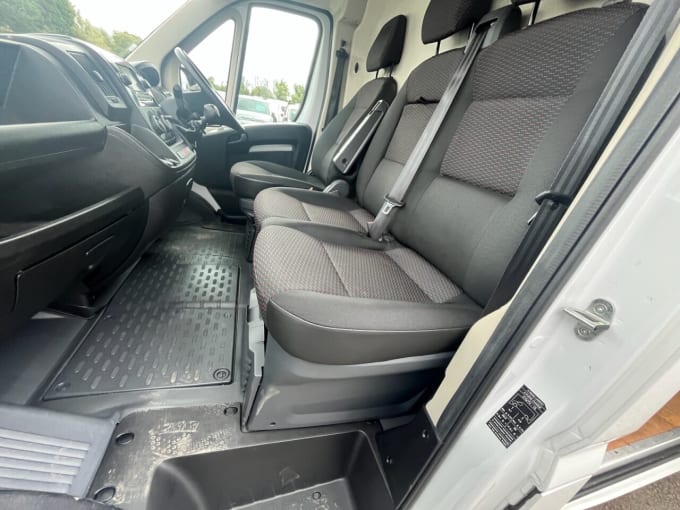 2025 Vauxhall Movano