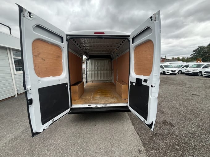 2025 Vauxhall Movano