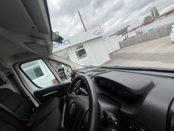 2025 Vauxhall Movano