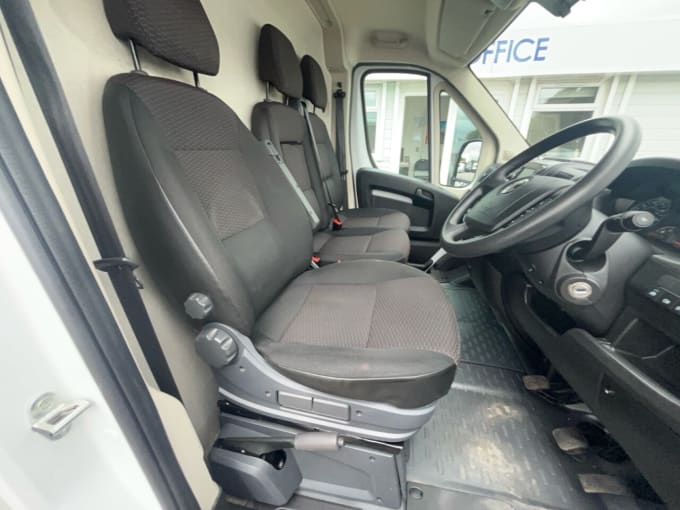 2025 Vauxhall Movano