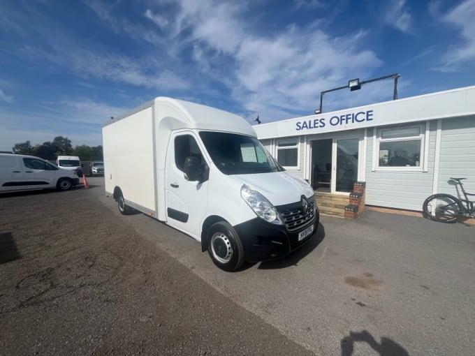 2025 Renault Master