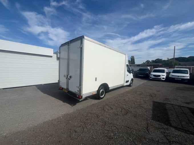 2025 Renault Master