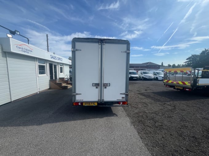 2025 Renault Master
