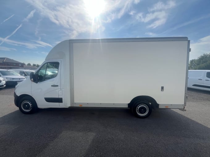 2025 Renault Master
