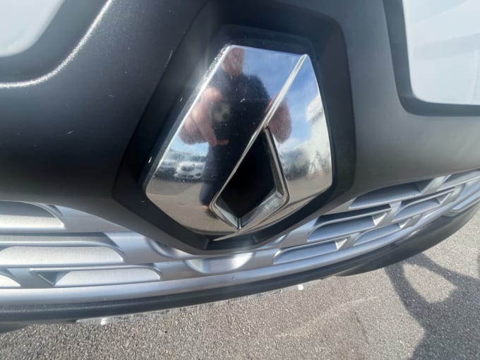 2025 Renault Master