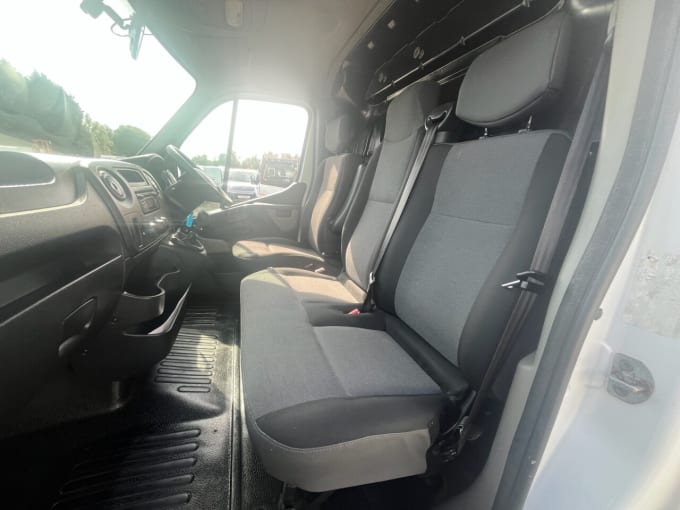 2025 Renault Master